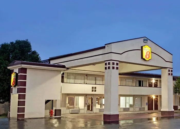Super 8 By Wyndham Oklahoma/Frontier City