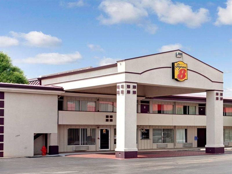 Super 8 By Wyndham Oklahoma/frontier Hotel