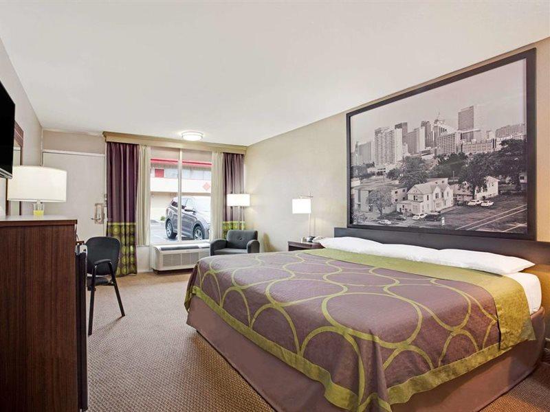 Super 8 By Wyndham Oklahoma/frontier Hotel 2*