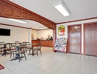 Super 8 By Wyndham Oklahoma/frontier Hotel Edmond